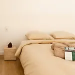 1 Bdr Flat Met Cozy Mezzanine