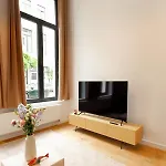 1 Bdr Flat Met Cozy Mezzanine
